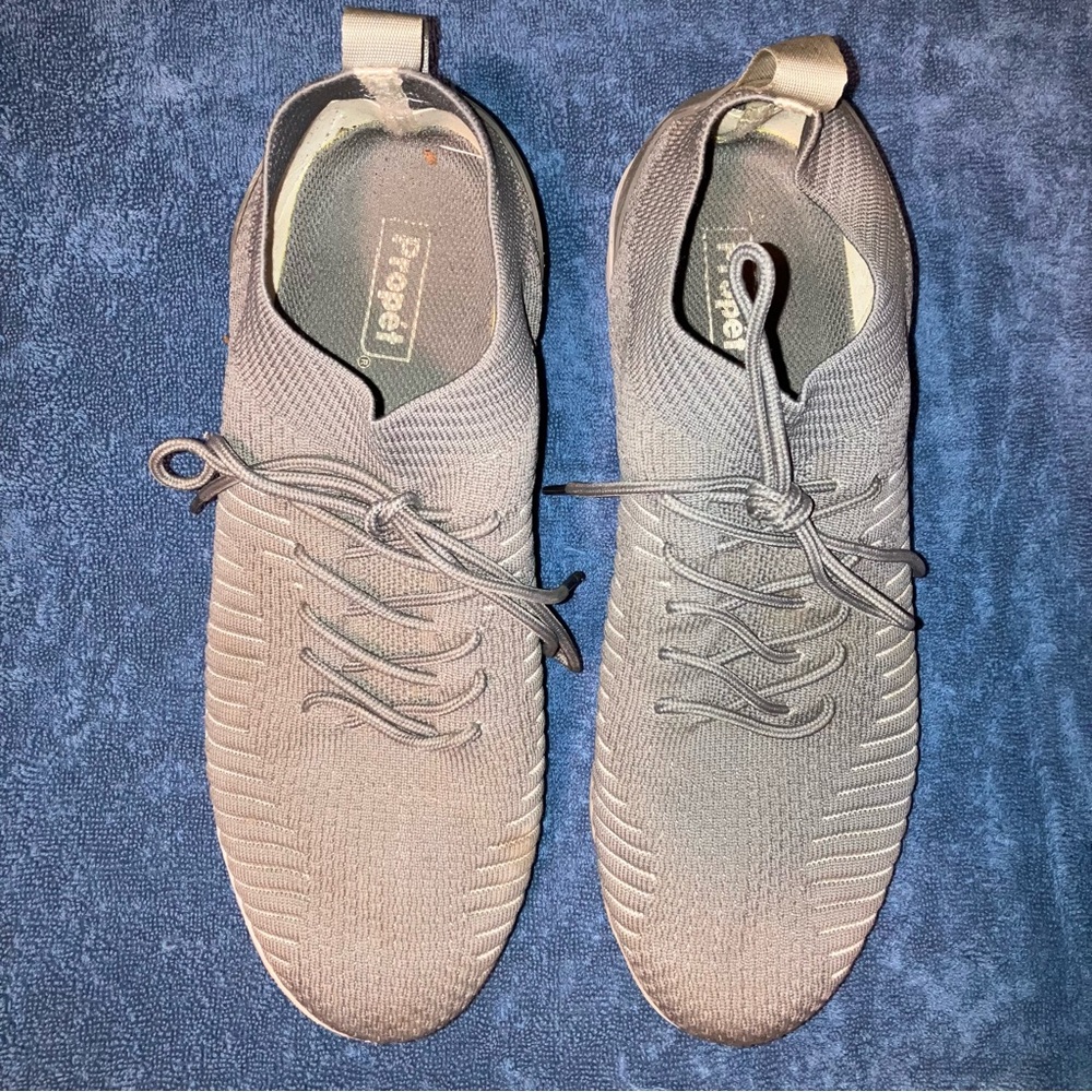 Pull-On Stretch Sneakers - Picture 2 of 8